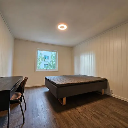 Lejlighed Huset Pa Hjornet *